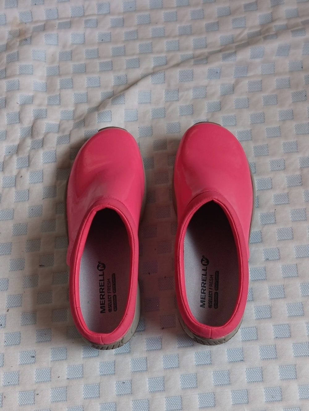 Merrell Women's Bright Pink Waterproof Slip-On Boots